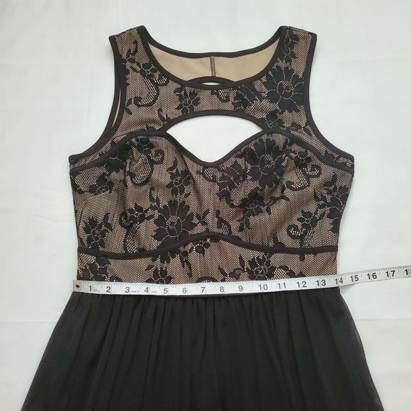 UP by Ultra Pink Black/Tan Lined Bodice Lace Cut-Out Cocktail Dress Size Medium - Picture 15 of 16